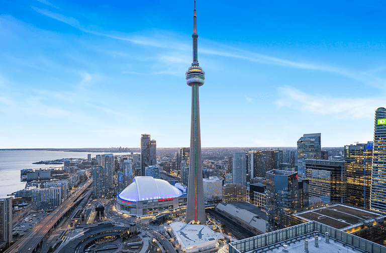 Beautiful Condo with CN Tower View