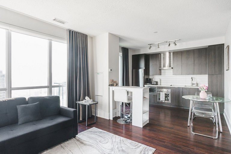 CN Tower View Luxury 1bed + Sofa cama