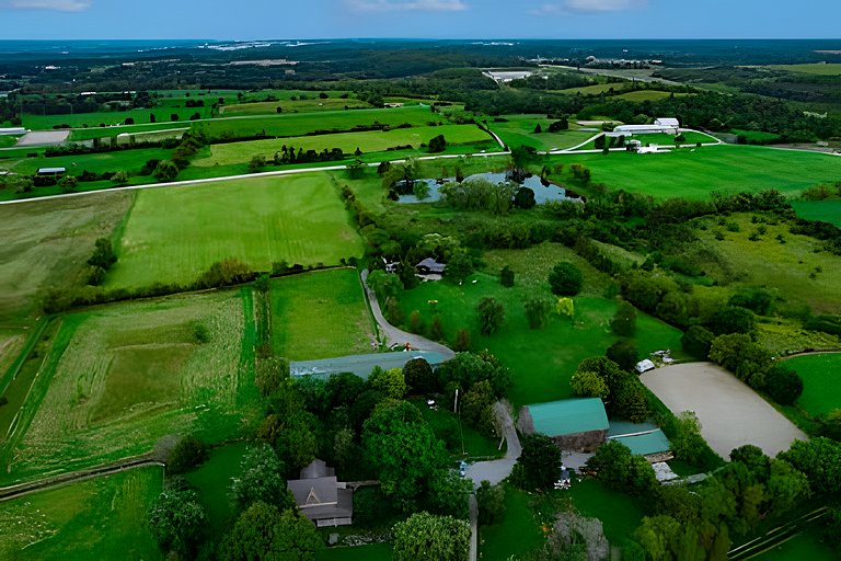 Doran Farm 2-Full houses, 20 guest, Wedding Venue!