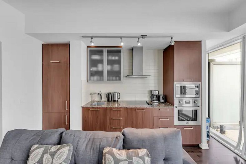 Downtown Luxe 3BR+2Bath CN Tower