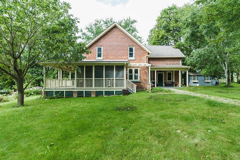 Farmhouse in toronto