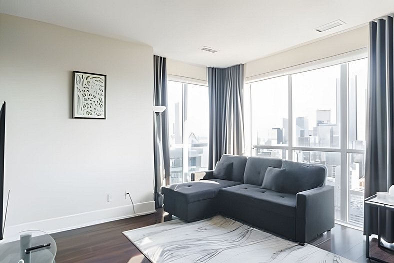 Gorgeous 1 bdr, 2 bed, Across Rogers Center