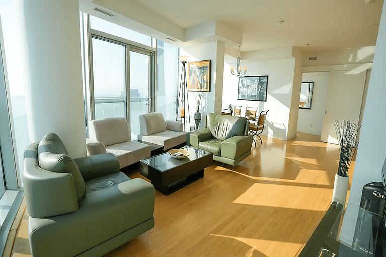 Luxury 2Bed+2Bath in the heart of Downtown