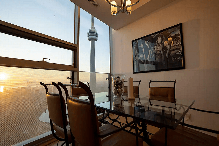 Luxury 2Bed+2Bath in the heart of Downtown