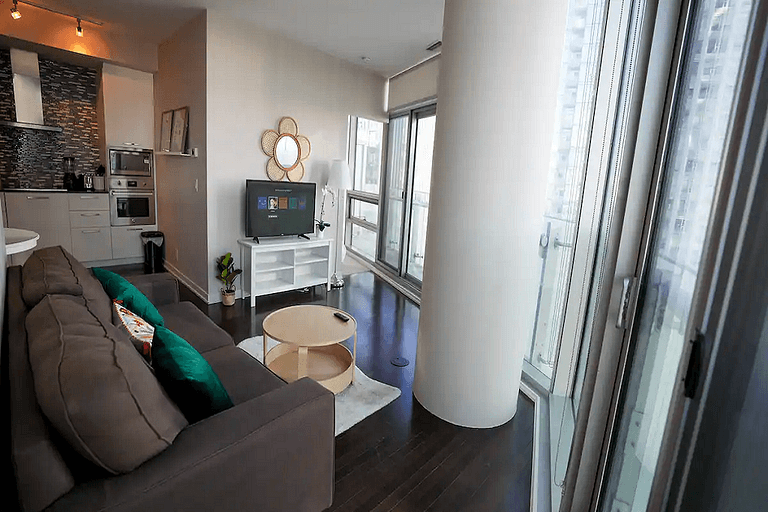 Luxury 2Bed+2Bath in the heart of Downtown