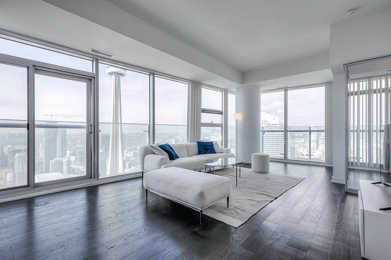 Modern 2BR Condo w/ CN Tower View & Parking