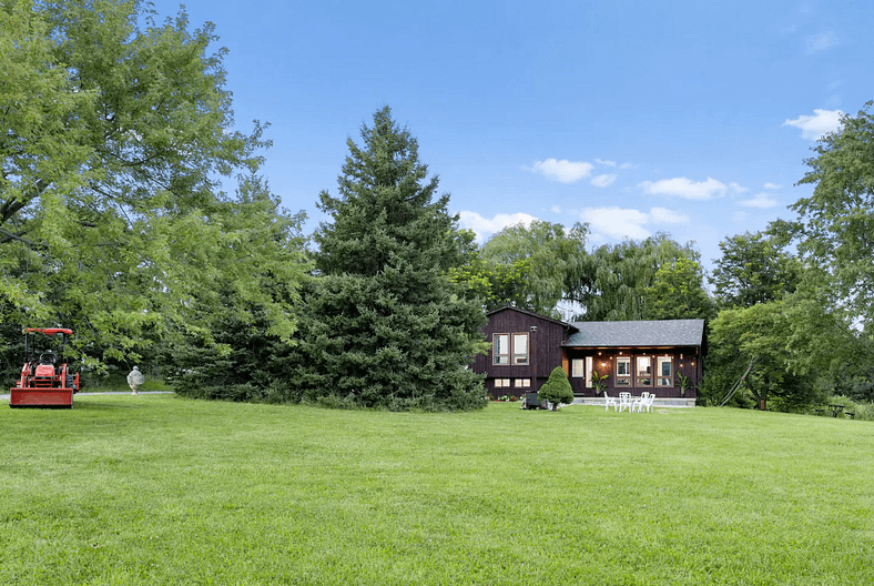 Modern Farmhouse in Toronto