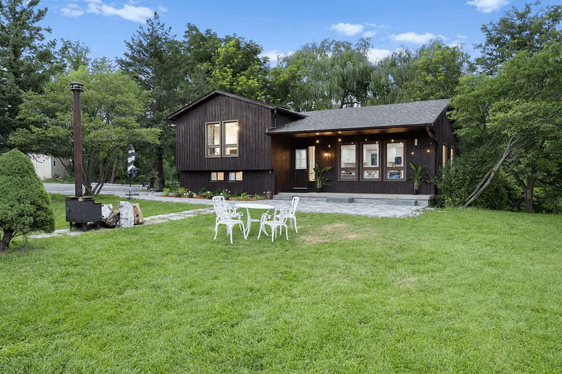 Modern Farmhouse in Toronto