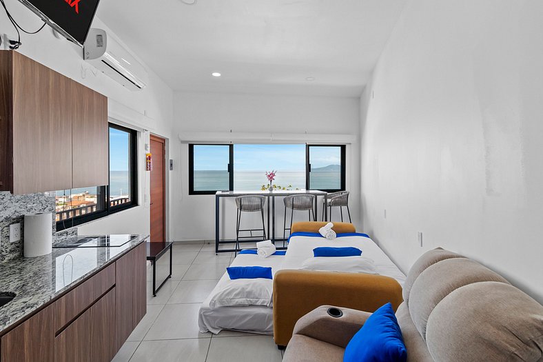 Monyxbnb Oceanview loft, 3 bed, 1 bath