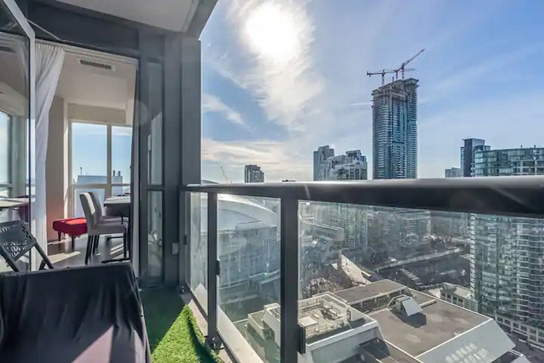 Panoramic Condominium 2Bdr+1.5Bath Downtown